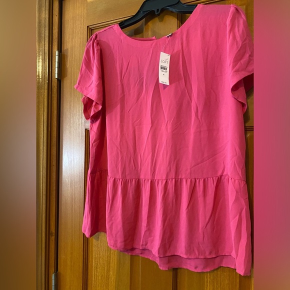 Ann Taylor Loft Peplum Blouse New Pink Lightweight Medium Buttons Summer - Picture 3 of 8